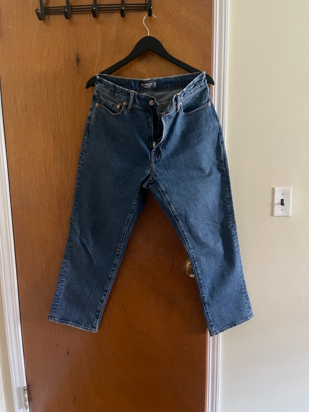 Abercrombie & Fitch blue denim jeans in athletic loose fit, 31x30